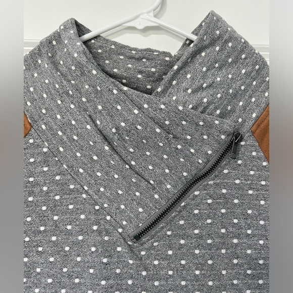 Maurice’s Sweater, Size Small - Picture 3 of 4